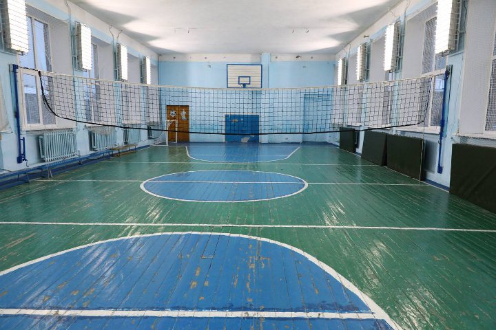 школьный спортзал